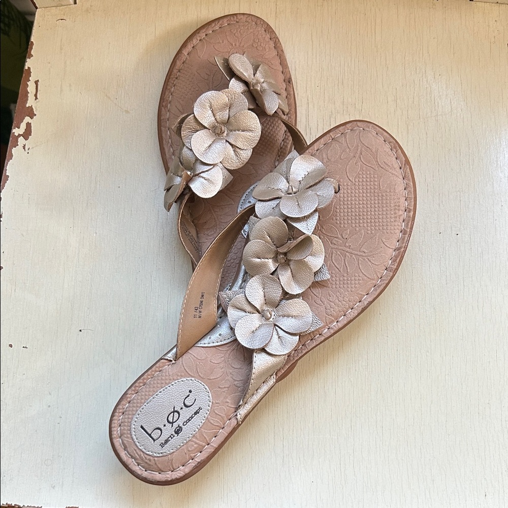 b.o.c. Born Concept NWT floral sandals